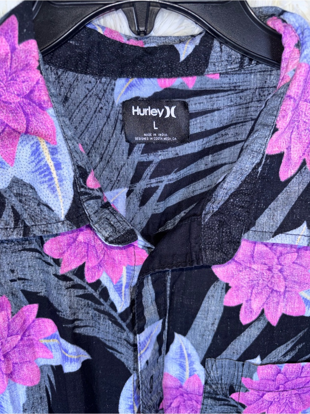 Hurley Men's Black Short-Sleeve Floral Camp Shirt - Pink Flowers - Picture 5 of 6